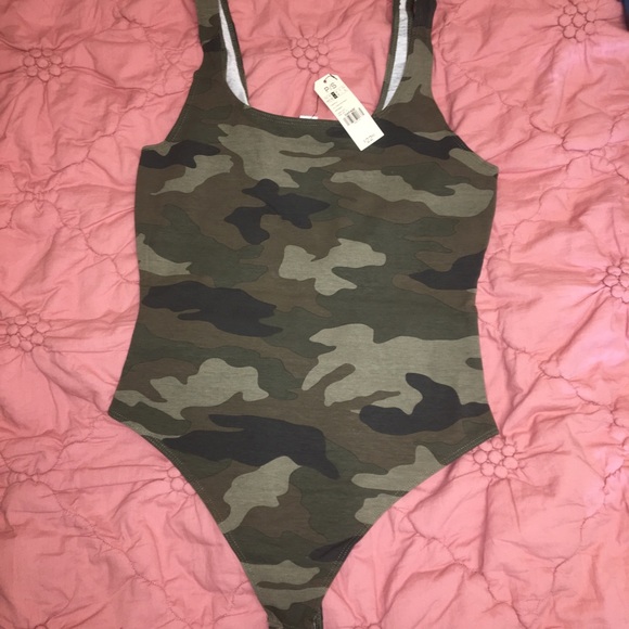 Camouflage body suit - Picture 1 of 3